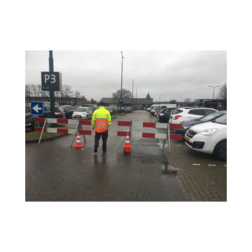 erkeersregelaars, Wegafzetting, Pionnen, Flitslichten, Drangheken.