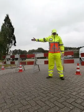 verkeersregelaars, Wegafzetting, Pionnen, Flitslichten, Drangheken.
